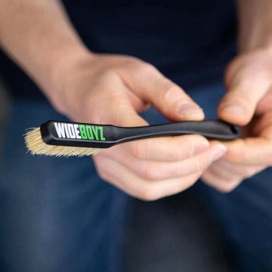 Climbing Brush
